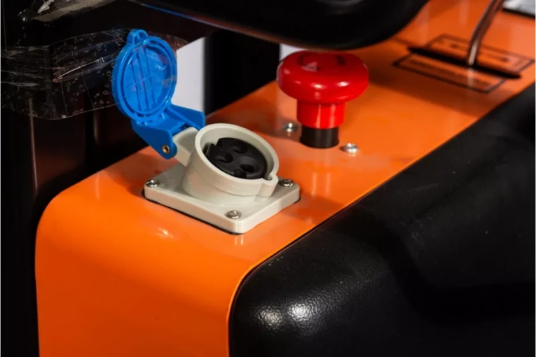 Штабелер с электроподъемом 1,5 т - 3,5 м Вилы: 1100 , Гелевая АКБ, SPN1535 SIBLINE купить в Череповце Штабелер с электроподъемом 1,5 т - 3,5 м Вилы: 1100 , Гелевая АКБ, SPN1535 SIBLINE купить в Череповце