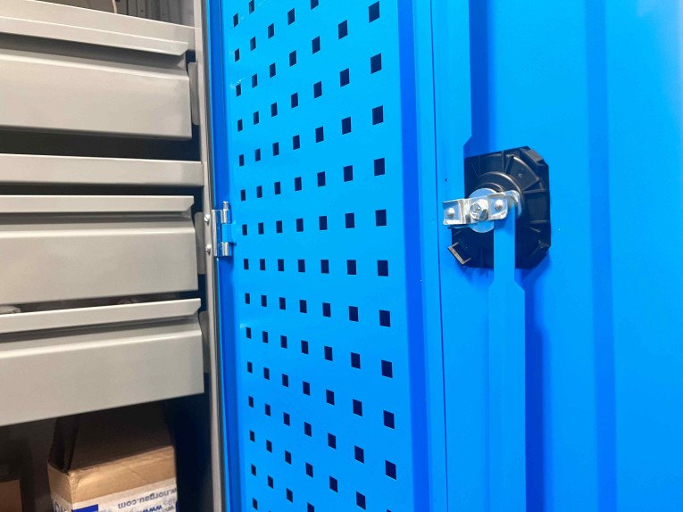 Шкаф инструментальный TNC 181.2B2.2S1 купить в Череповце Шкаф инструментальный TNC 181.2B2.2S1 купить в Череповце