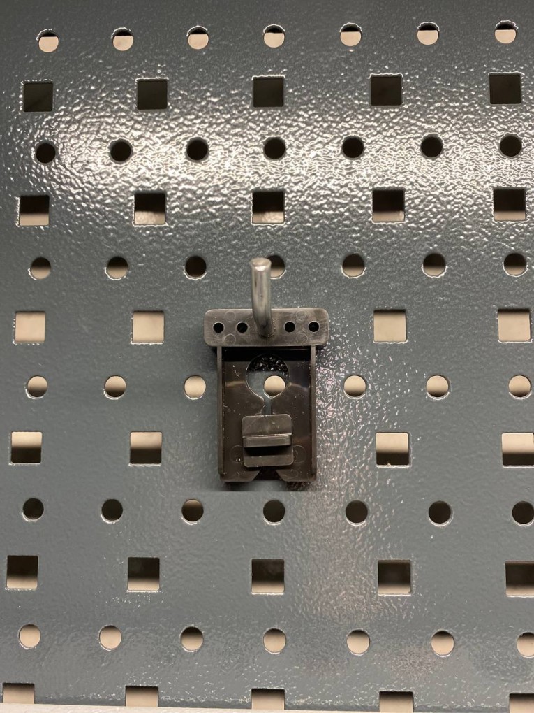 Крючок 38 мм купить в Череповце Крючок 38 мм купить в Череповце