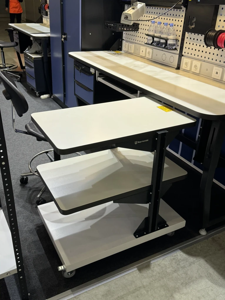 Подкатной антистатический стол SPC A купить в Череповце Подкатной антистатический стол SPC A купить в Череповце