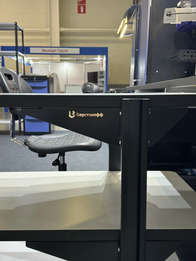 Подкатной антистатический стол SPC A купить в Череповце Подкатной антистатический стол SPC A купить в Череповце