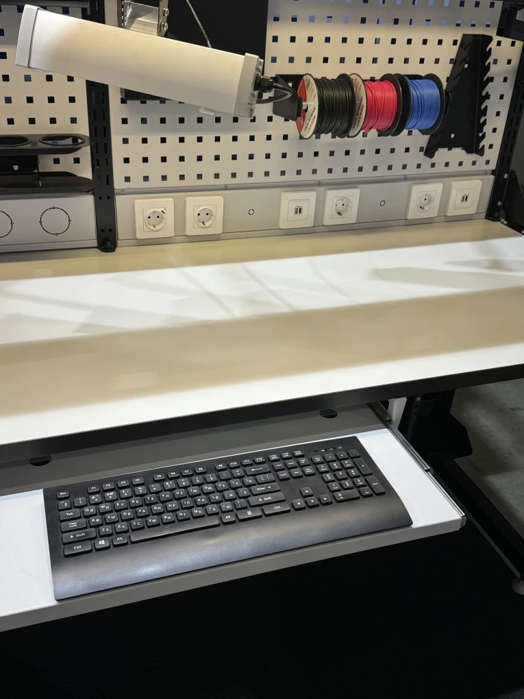 SPC Полка для клавиатуры купить в Череповце SPC Полка для клавиатуры купить в Череповце