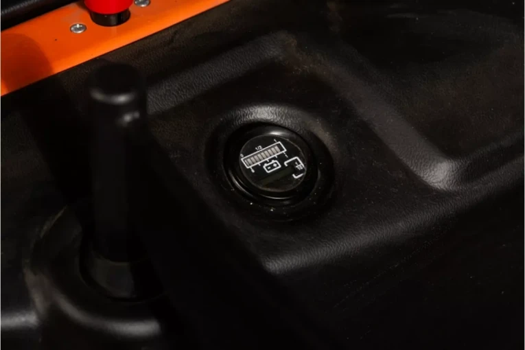 Штабелер электрический самоходный с платформой 2 т - 4,5 м Вилы: 1150 , АКБ Свинцово - кислотная, CL2045W SIBLINE купить в Череповце Штабелер электрический самоходный с платформой 2 т - 4,5 м Вилы: 1150 , АКБ Свинцово - кислотная, CL2045W SIBLINE купить в Череповце