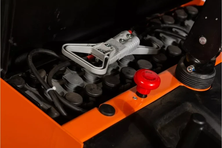 Штабелер электрический самоходный с платформой 2 т - 4,5 м Вилы: 1150 , АКБ Свинцово - кислотная, CL2045W SIBLINE купить в Череповце Штабелер электрический самоходный с платформой 2 т - 4,5 м Вилы: 1150 , АКБ Свинцово - кислотная, CL2045W SIBLINE купить в Череповце