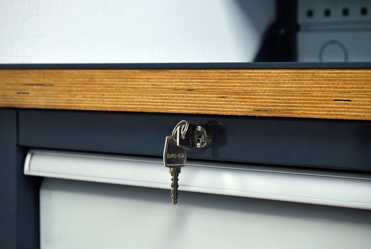 Верстак FBK 205.34.4-1 купить в Череповце Верстак FBK 205.34.4-1 купить в Череповце