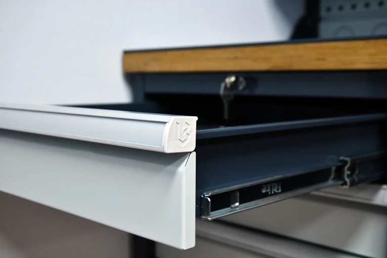 Верстак FBK 205.34.4-2 купить в Череповце Верстак FBK 205.34.4-2 купить в Череповце